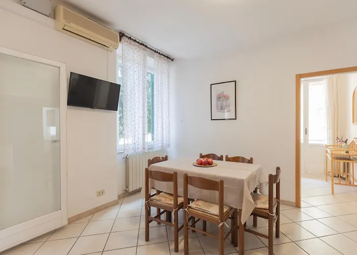 Lentisco Centro By Elbasummer * מרינה די קמפו